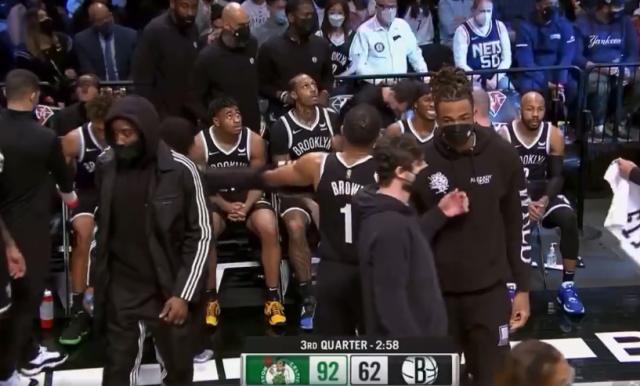 KAIYUN SPORTS-【现场】无核篮网惨遭九连败 流言猖獗愁云密布